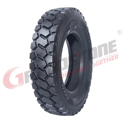 Opony ciężarowe w magazynie